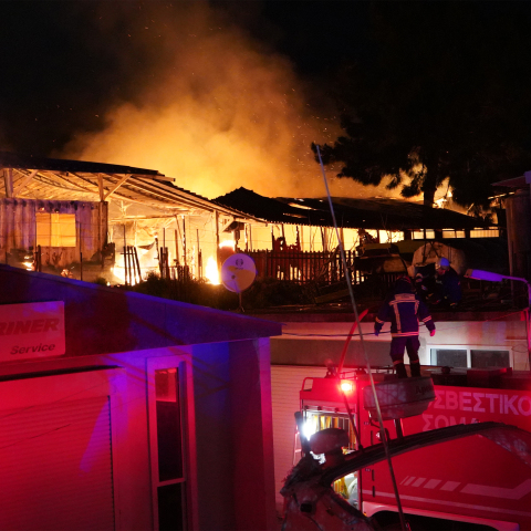 Συμβόλαιο εμπρησμού η φωτιά στο One Happy Family, στη Λέσβο 