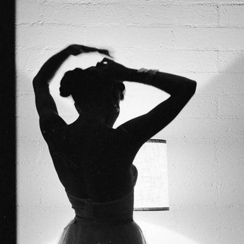 Η Ανδριάνα Β. έχει κορωνοϊό και μιλάει στην Athens Voice