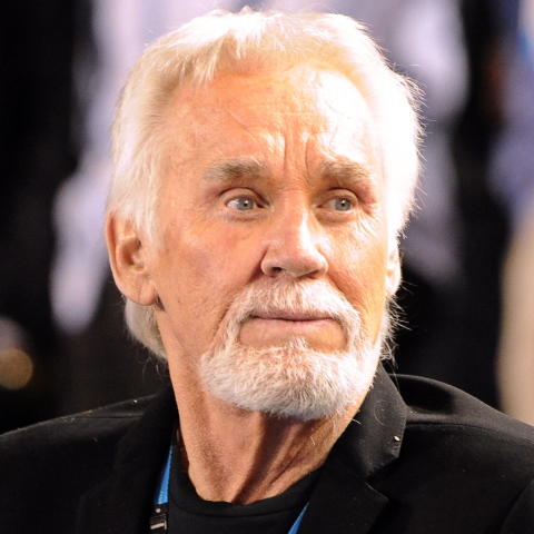 Φτωχότερη πλέον η σκηνή της κάντρι, καθώς ο εμβληματικός καλλιτέχνης Κένι Ρότζερς πέθανε σε ηλικία 81 ετών