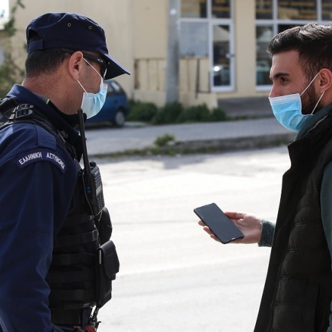 Απαγόρευση κυκλοφορίας: Επιτρέπονται οι μικρές μετακινήσεις