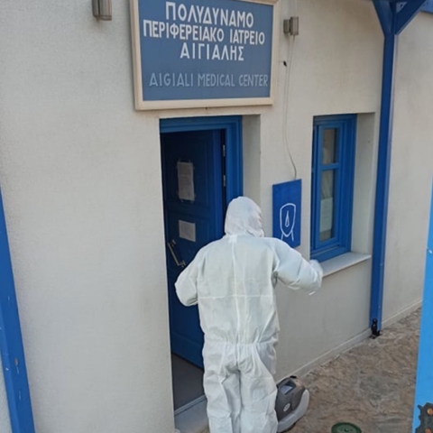 Απολύμανση σε δημοτικά κτίρια και εκκλησίες για τον κορωνοϊό στην Αμοργό