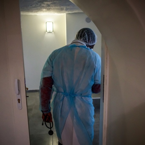 Δύο ακόμα γιατροί πέθαναν στη Γαλλία λόγω κορωνοϊού 