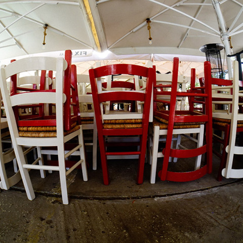 ΚΛΕΙΣΤΑ ΚΑΤΑΣΤΗΜΑΤΑ 