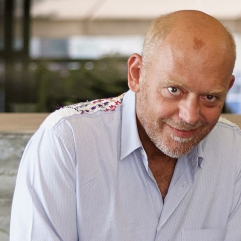 #menoumespiti με την Athens Voice: Ο Στέλιος Παρλιάρος περιγράφει μία μέρα στο σπίτι, εν μέσω πανδημίας κορωνοϊού.