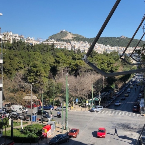 #menoumespiti με την Athens Voice: Ο συγγραφέας Νίκος Παναγιωτόπουλος περιγράφει μία μέρα στο σπίτι, εν μέσω πανδημίας κορωνοϊού.