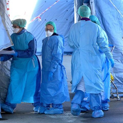 Έκκληση του περιφερειάρχη της Νάπολης για την δραματική κατάσταση λόγω κορωνοϊού