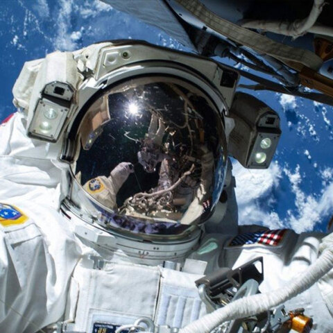 Αστροναύτες δίνουν συμβουλές για το πώς θα βγούμε αλώβητοι από την καραντίνα στο σπίτι λόγω κορωνοϊού