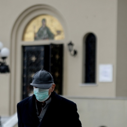 Η Ένωση Θεολόγων θέλει να χορηγείται άδεια μετακίνησης προς την εκκλησία για όσους επιθυμούν να προσευχηθούν ατομικά