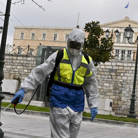 Ποιες ηλικιακές ομάδες χτυπάει ο κορωνοϊός