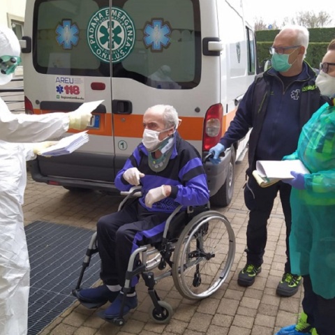 Τοπικές αρχές στην ιταλία εκφάζουν αμφιβολίες για τα επίσημα στατιστικά των θυμάτων του κορωνοϊού