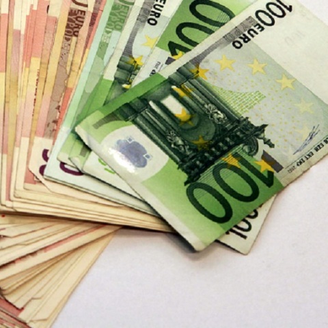 Καταγγελίες για εργοδότες που ζητούν μέρους του επιδόματος