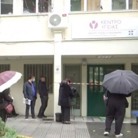 Ουρές στο φαρμακείο του ΕΟΠΥΥ 