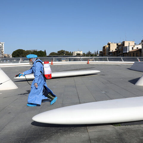 Κύπρος - Κορωνοϊός: Συνεχείς οι απολυμάνσεις στην πρωτεύουσα Λευκωσία