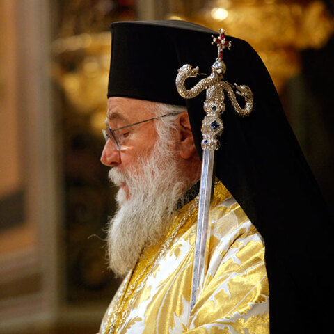 Ο Μητροπολίτης Κέρκυρας Νεκτάριος καλεί τους πιστούς να έρθουν να κοινωνήσουν εν μέσω κορωνοϊού