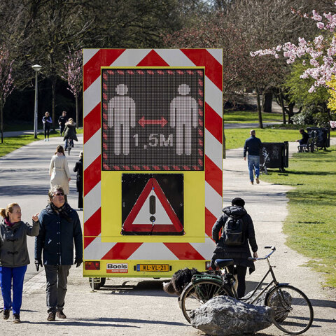Κατά 16% αυξήθηκαν τα κρούσματα κορωνοϊού στην Ολλανδία