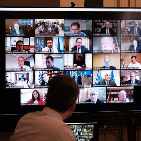 Υπουργικό συμβούλιο με τηλεδιάσκεψη