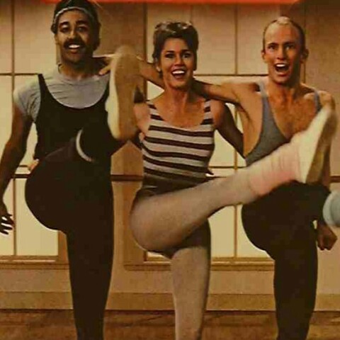 Όμορφοι και καρα-ντυμένοι: Καθημερινές ιστορίες εγκλεισμού από τη Νάντια Δρακούλα στο athensvoice.gr 