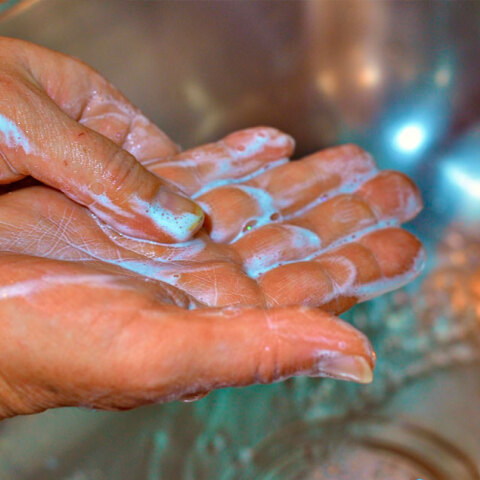 Αντισηπτικά για τον κορωνοϊό και ερεθισμοί του δέρματος