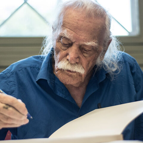 Μανώλης Γλέζος 