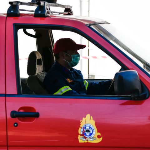 Φωτιά κατέστρεψε κλειστή δομή ΜΚΟ στη Λέσβο 