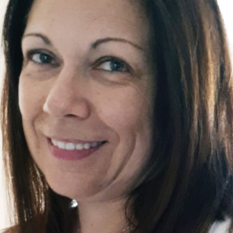 #menoumespiti με την Athens Voice: Η Publishing Director των εκδ. Ψυχογιός, Αγγέλα Σωτηρίου, περιγράφει μία μέρα στο σπίτι, εν μέσω πανδημίας κορωνοϊού