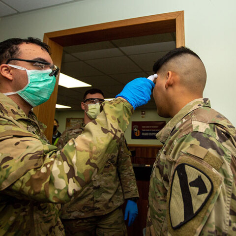 Κορωνοϊός, Στρατός ΗΠΑ