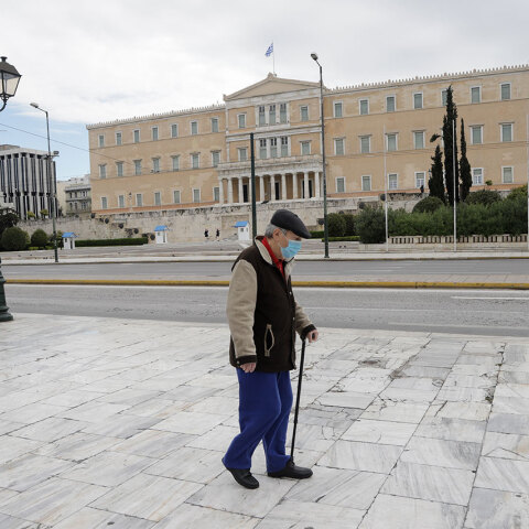 Κορωνοϊός στην Ελλάδα: Αυξάνονται τα κρούσματα και οι νεκροί