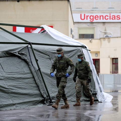 Κορωνοϊός: Η καταλονία τελικά δέχτηκε τη βοήθεια του ισπανικού στρατού