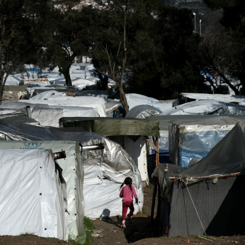 Τι λένε οι δήμοι των νησιών για τη μεταφορά των ευπαθών ομάδων 