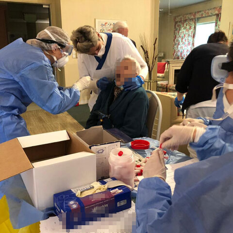 Κλιμάκιο του ΕΟΔΥ στο Γηροκομείο Αθηνών για τον κορωνοϊό