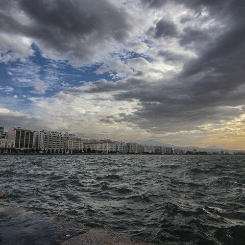 Σύννεφα στη Θεσσαλονίκη