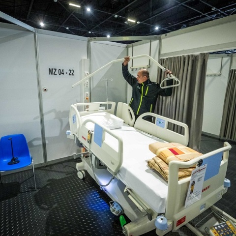 Στους 1.487 έφτασαν οι θάνατοι από κορωνοϊό στην Ολλανδία