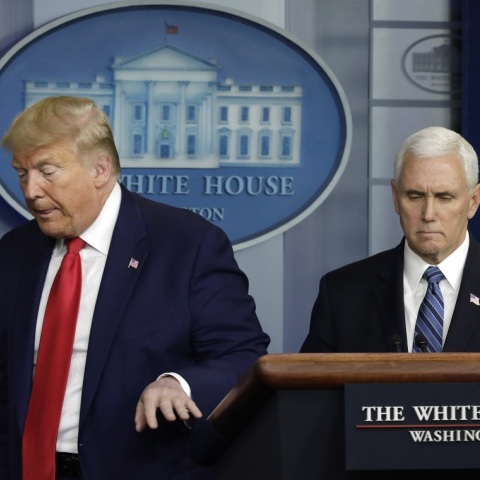 Ντόναλντ Τραμπ-Μάικ Πενς-Λευκός Οίκος-Κορωνοϊός 