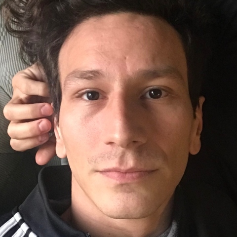 Ο Μιχάλης Σαράντης στο κρεβάτι του