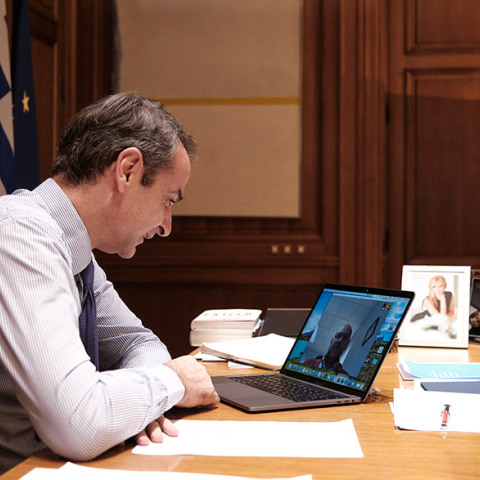 Tηλεδιάσκεψη Μητσοτάκη με τον Πρόεδρο του Διοικητικού Συμβουλίου του ΕΚΑΒ