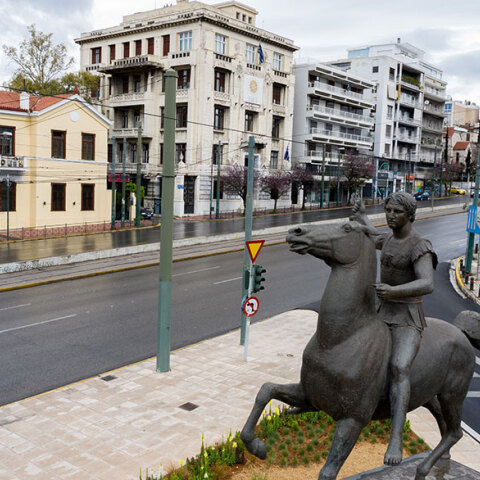 Κορωνοϊός - Απαγόρευση κυκλοφορίας: Άδειοι δρόμοι σε μια χειμωνιάτικη Αθήνα