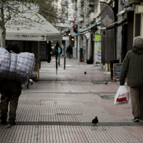 ΟΗΕ: 1,25 δισ. άνθρωποι κινδυνεύουν με απόλυση ή με μείωση μισθού 
