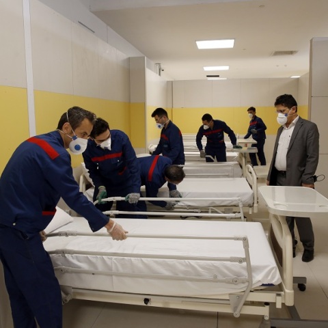 Ήπιαν οινόπνευμα για θεραπευτούν από τον κορωνοϊό και έχασαν τη ζωή τους