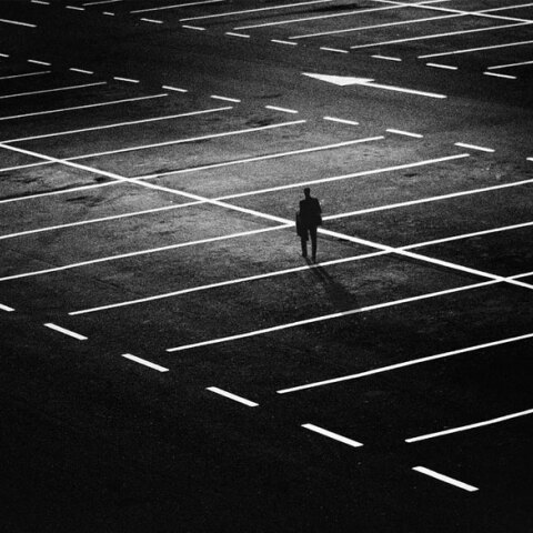 Ιερέας στην Πολωνία κάνει «ντράιβ-ιν» εξομολόγηση εν μέσωη κορωνοϊού