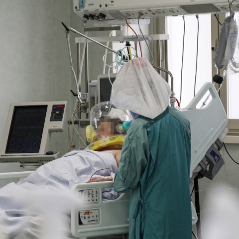 Πάνω από 100.000 οι νεκροί λόγω κορωνοϊού