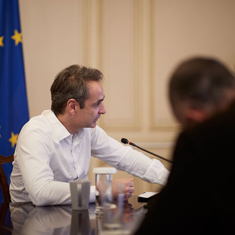 Τηλεδιάσκεψη Μητσοτάκη με το Ιδρυμα Σταύρος Νιάρχος για τη δωρεά 100.000.000 δολαρίων