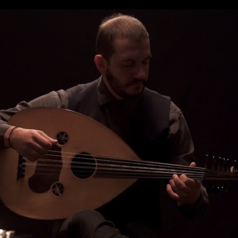 Ο Θωμάς Κωνσταντίνου παρουσιάζει το νέο του δίσκο «Holy Week»