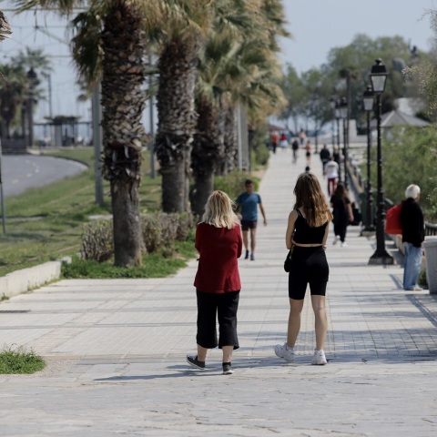 ΠΑΡΑΛΙΑ ΦΛΟΙΣΒΟΣ ΒΟΛΤΑ ΑΣΚΗΣΗ ΠΟΔΗΛΑΤΟ ΚΟΡΟΝΟΙΟΣ ΚΟΡΩΝΟΙΟΣ ΠΑΝΔΗΜΙΑ