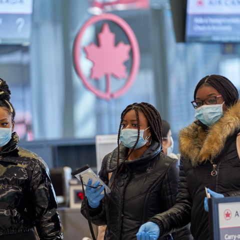 Διαδικτυακά οι καταγγελίες για παραβίαση των μέτρων στον Καναδά 