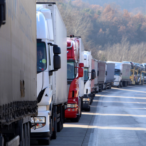 Ενίσχυση €5.000 ανά αυτοκίνητο ζητούν οι ιδιοκτήτες φορτηγών