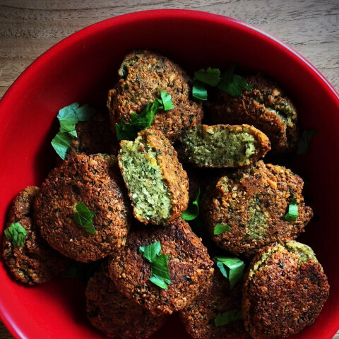 Ο Δημήτρης Ξανθούλης μένει σπίτι και μαγειρεύει