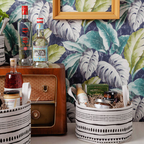 Τα γαστρονομικά καλάθια του A Magic Cabinet