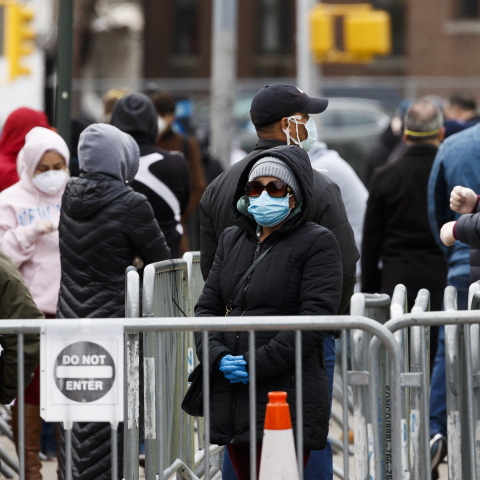 Παρατείνει την καραντίνα ο κυβερνήτης της Νέας Υόρκης 