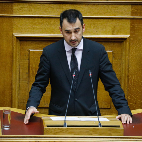 Πολιτική αντιπαράθεση για το «μαξιλάρι» 