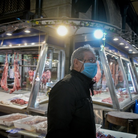 Δεν απαγορεύεται το ψήσιμο την Κυριακή του Πάσχα 